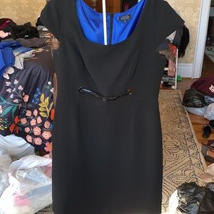 Tahari petite essentials‎ cap sleeves dress with built in belt.